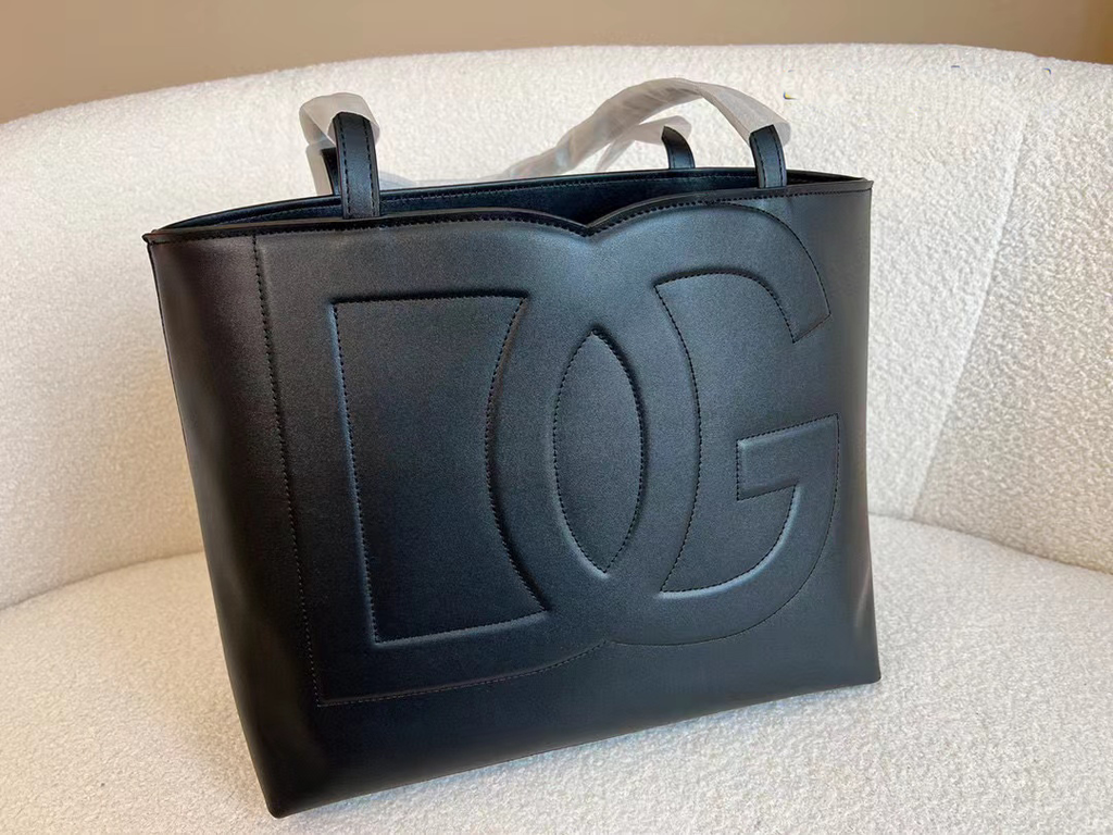 D&G Tote image 2