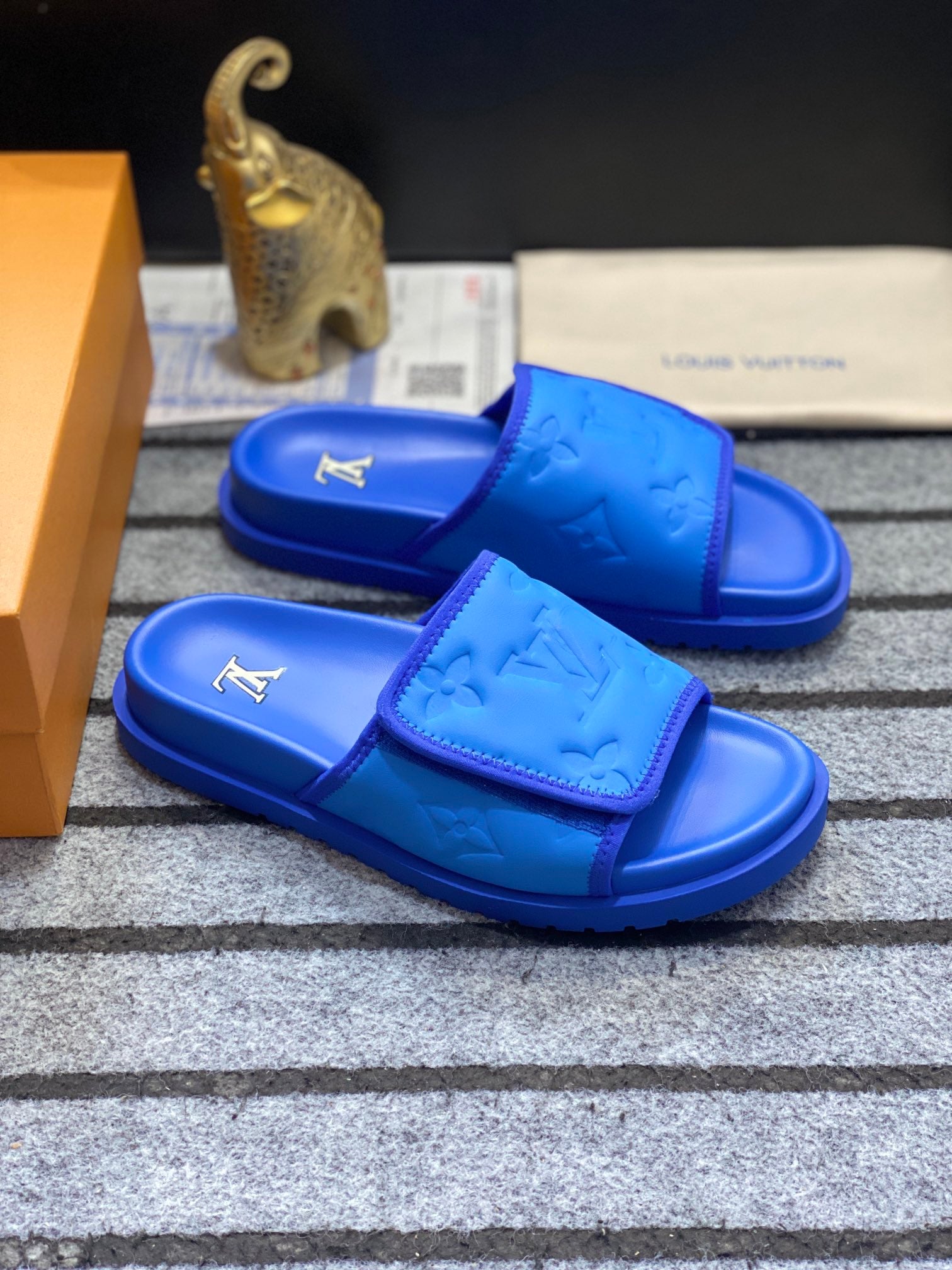 LV Mens Slides image 0