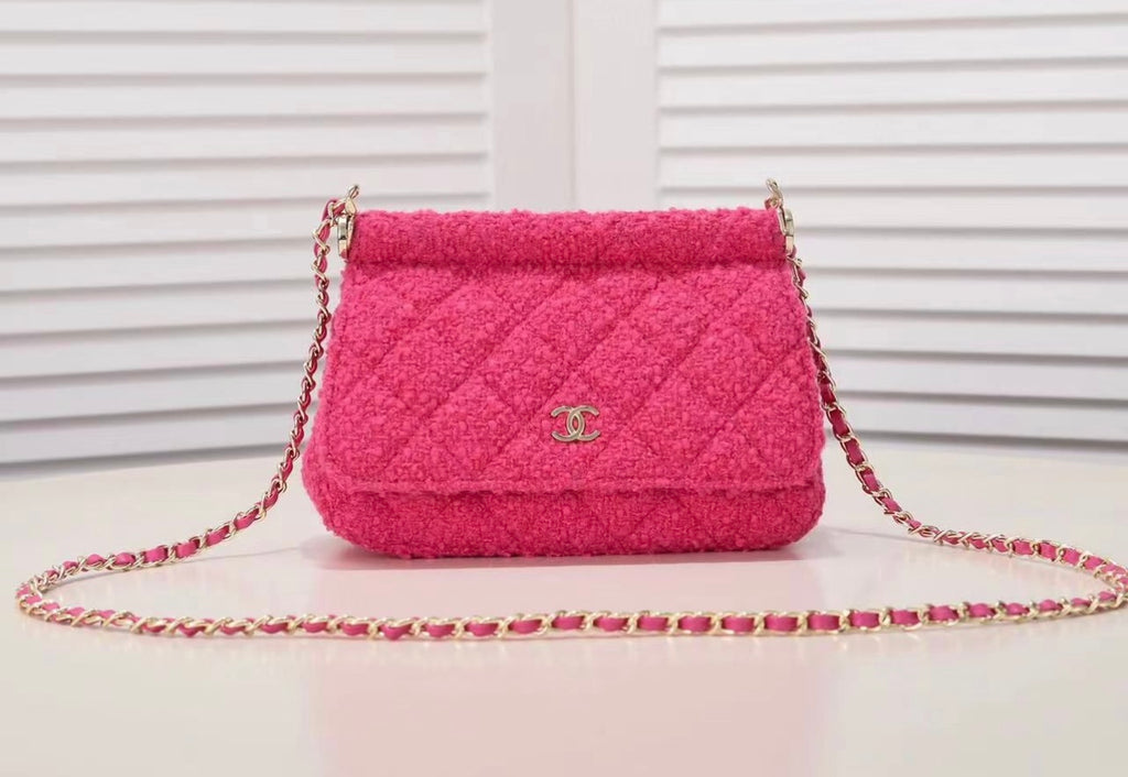 Nellys Crossbody image 0