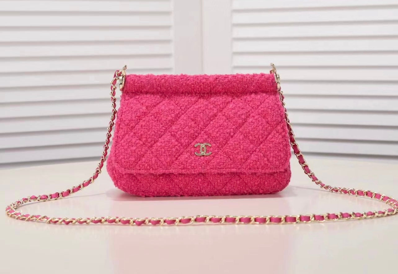 Nellys Crossbody image 0