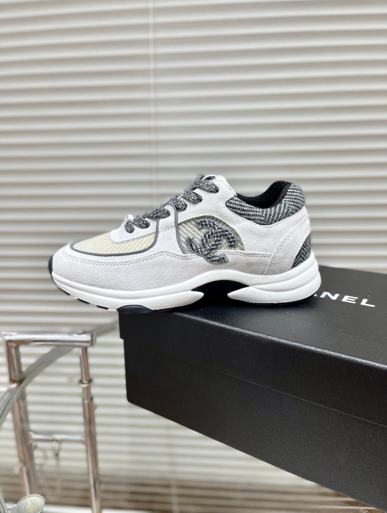 Nellys  Sneakers image 1