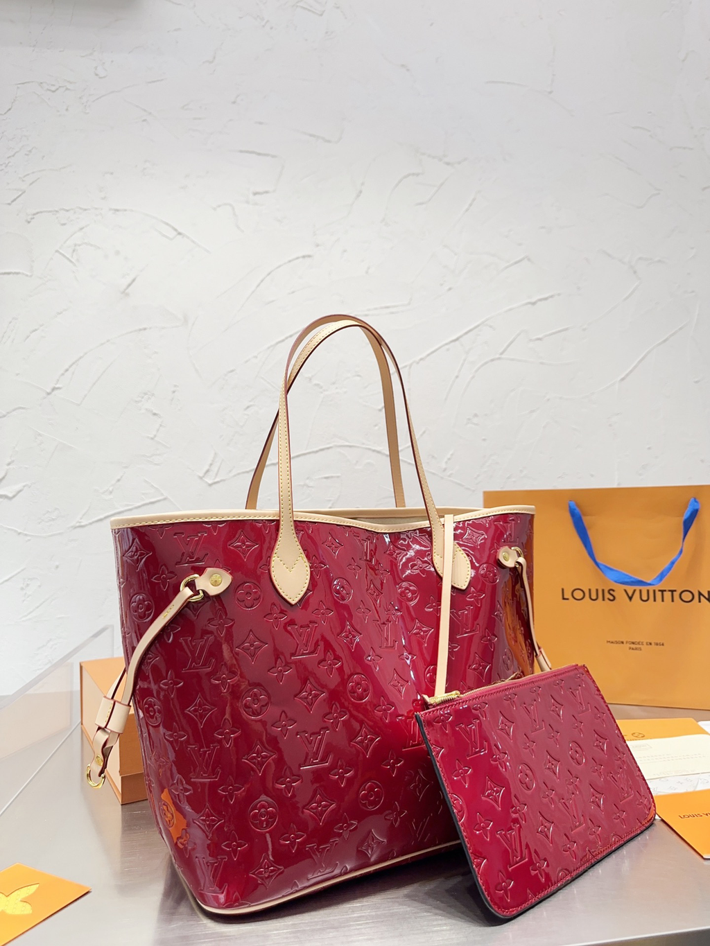 LV Glossy Neverfull image 0