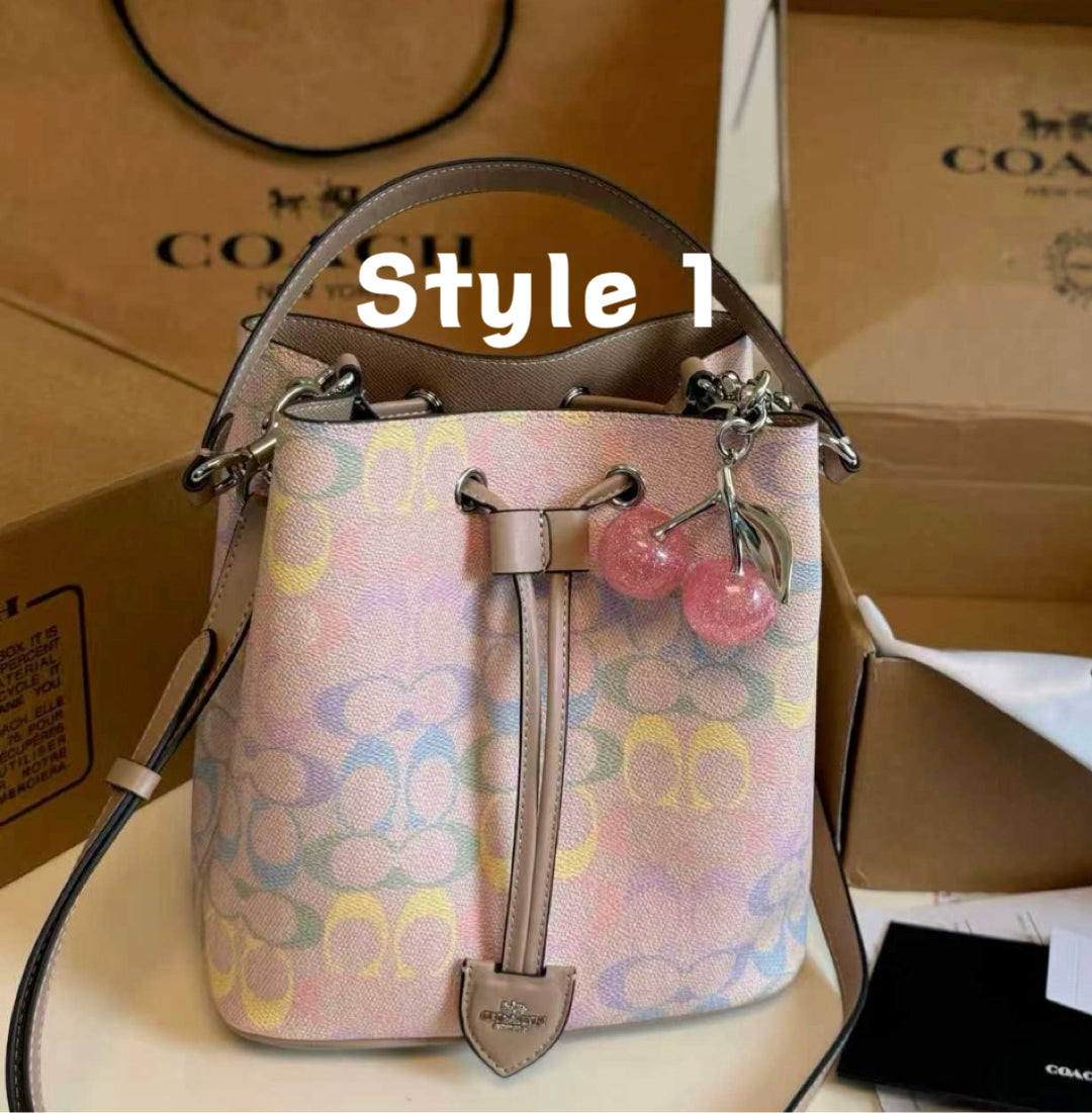 Coach Pinky Purse  image 0