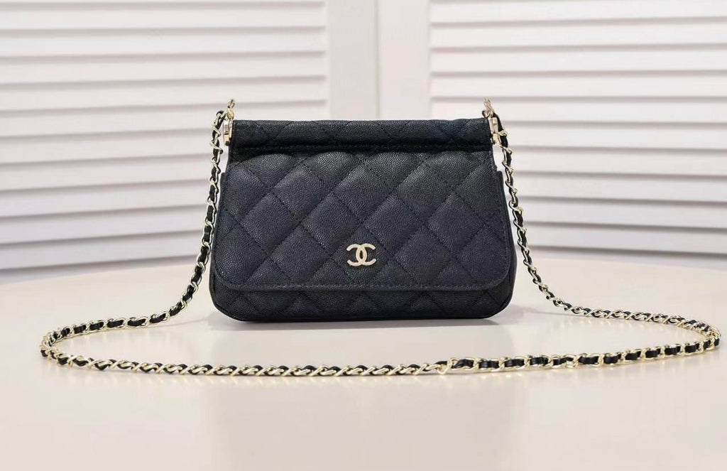 Nellys Crossbody image 2