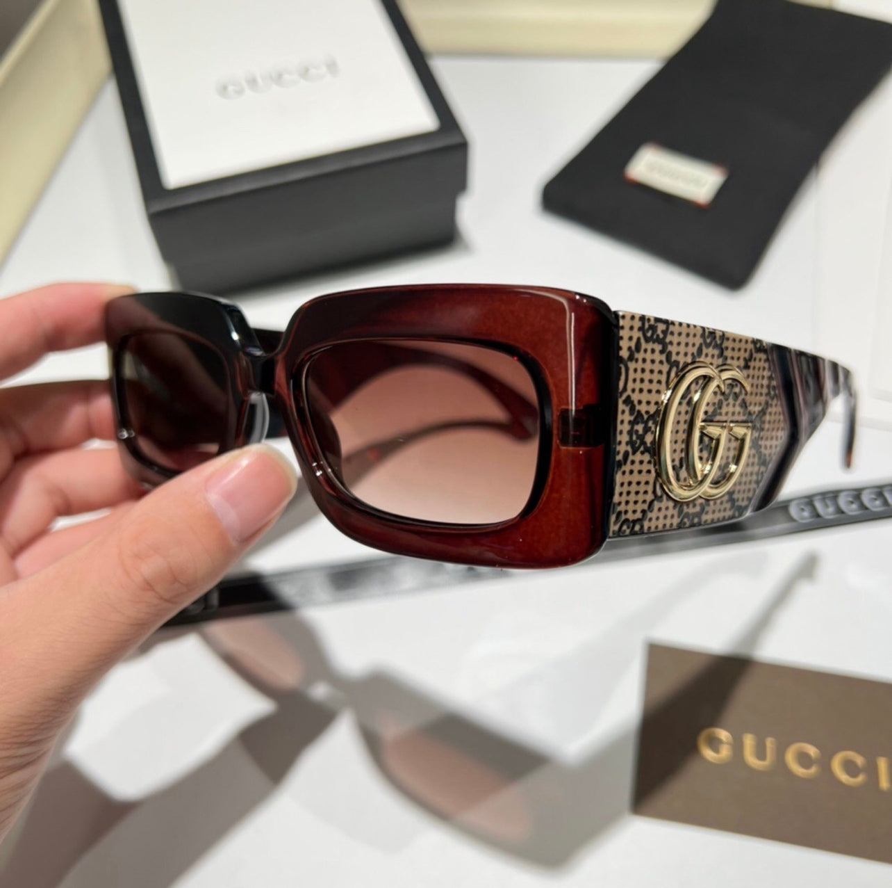 GG Matelassé 90s Rectangular Sunglasses image 4