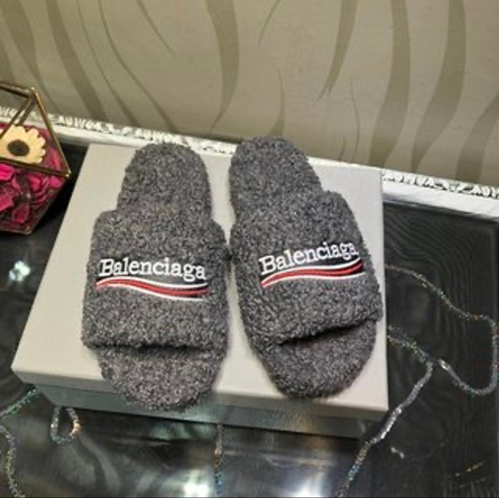 BB Fuzzy Slippers / Slides image 4