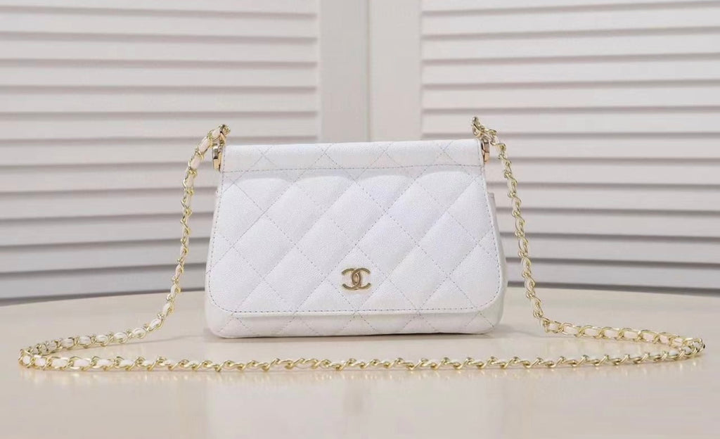 Nellys Crossbody image 1