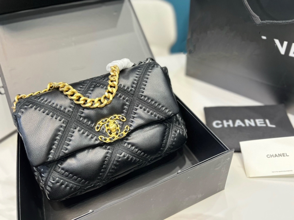 CC Leather Nelly Bag image 1