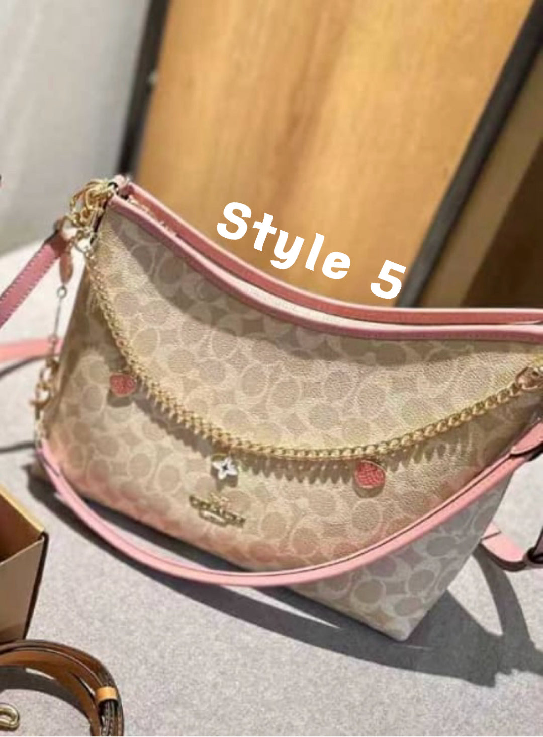 Coach Pinky Purse  image 4