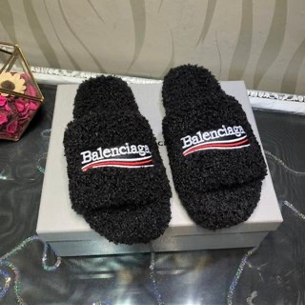 BB Fuzzy Slippers / Slides image 1